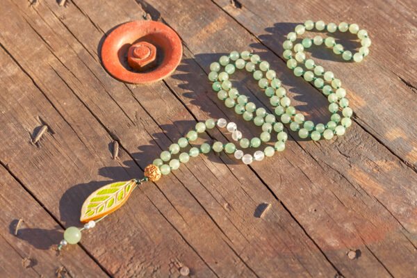 Mala EQUILIBRE en Amazone et Cristal de roche – Un bijou spirituel unique et fait main – Image 4